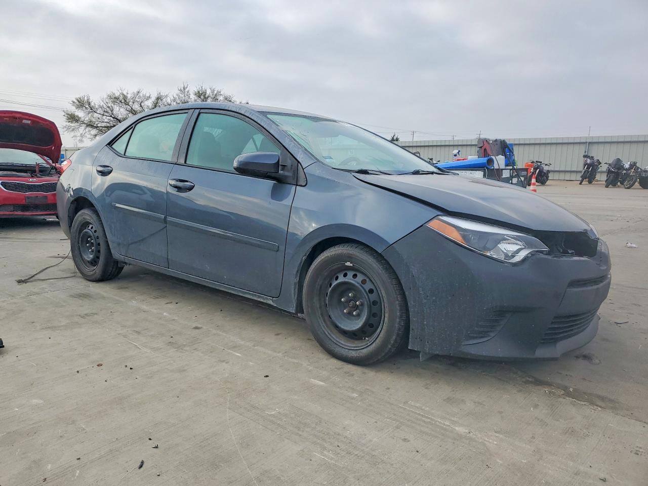 2014 TOYOTA COROLLA LE photo 4