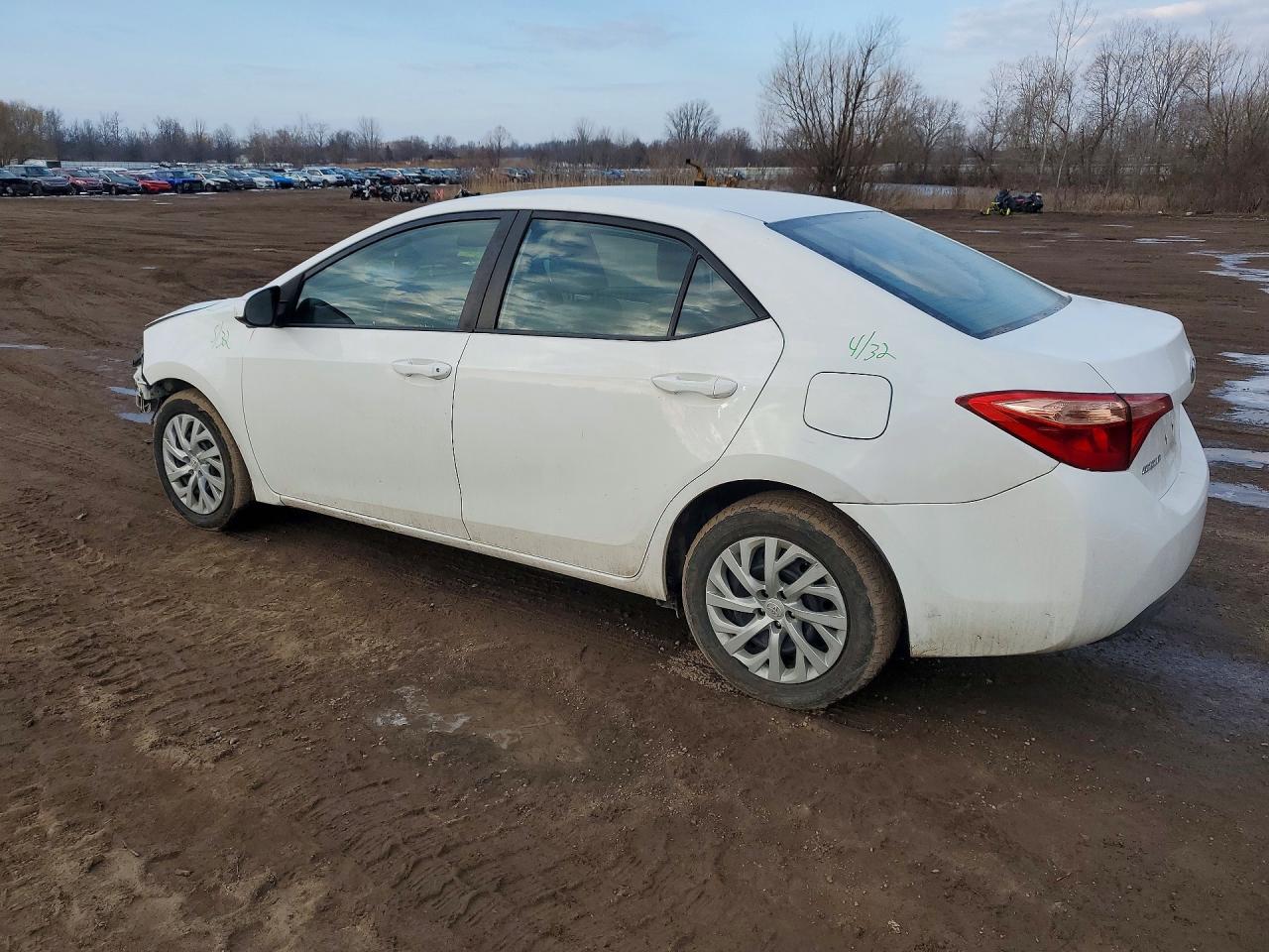 2017 TOYOTA COROLLA LE photo 2