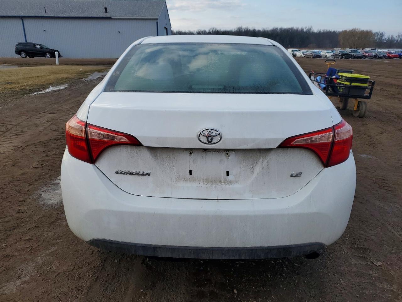 2017 TOYOTA COROLLA LE photo 6