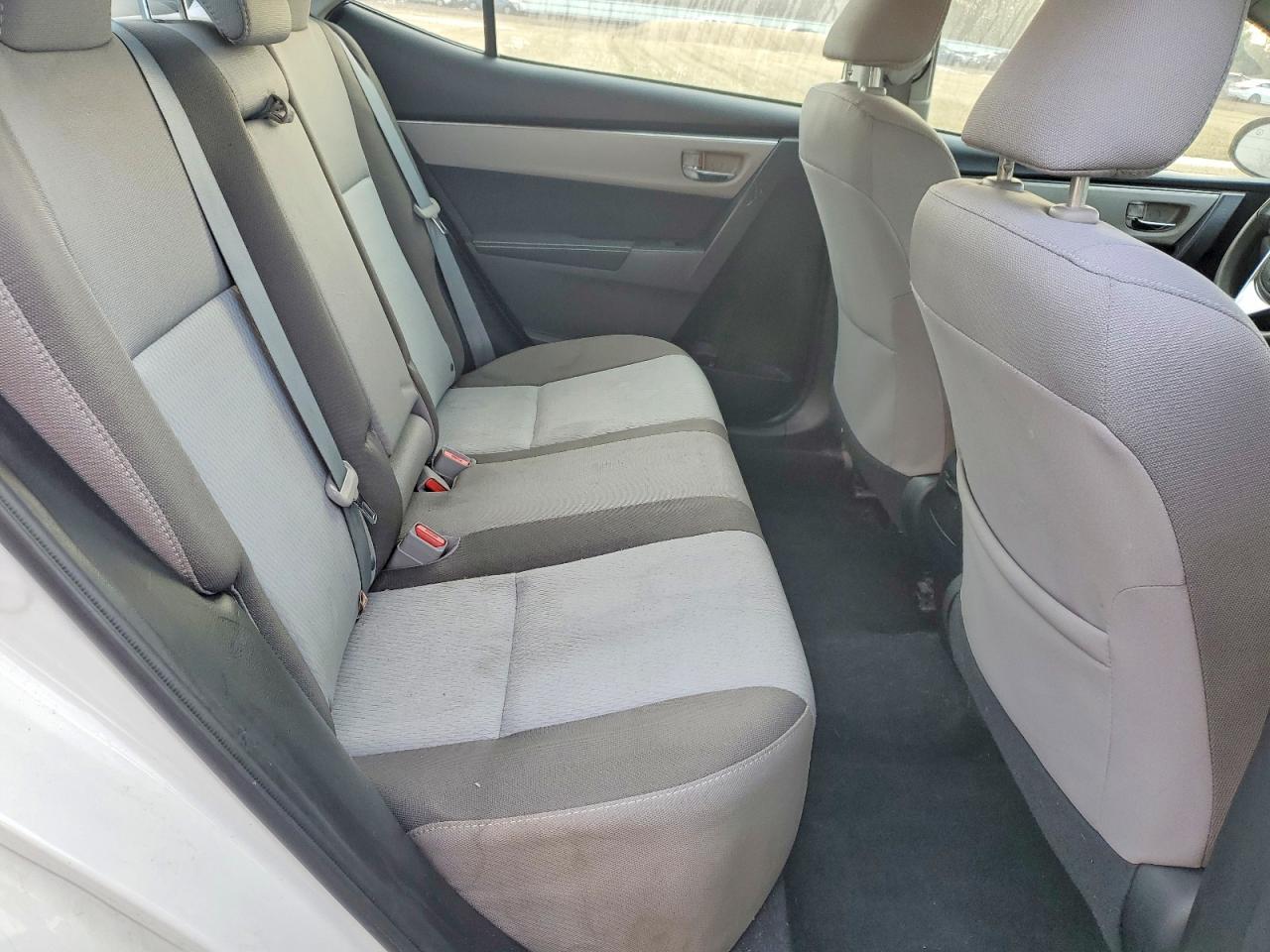 2017 TOYOTA COROLLA LE photo 10