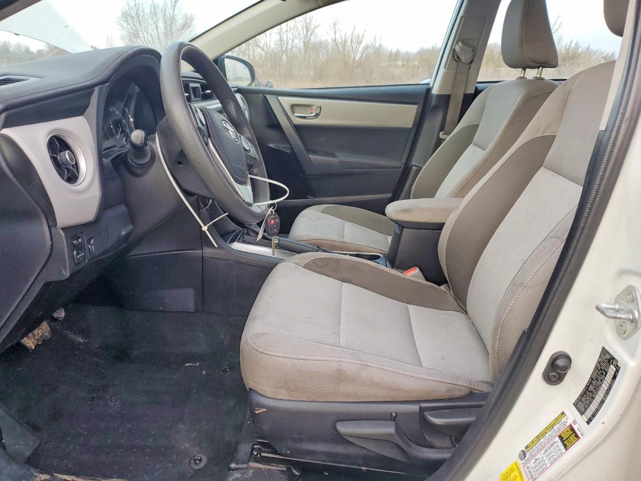 2017 TOYOTA COROLLA LE photo 7