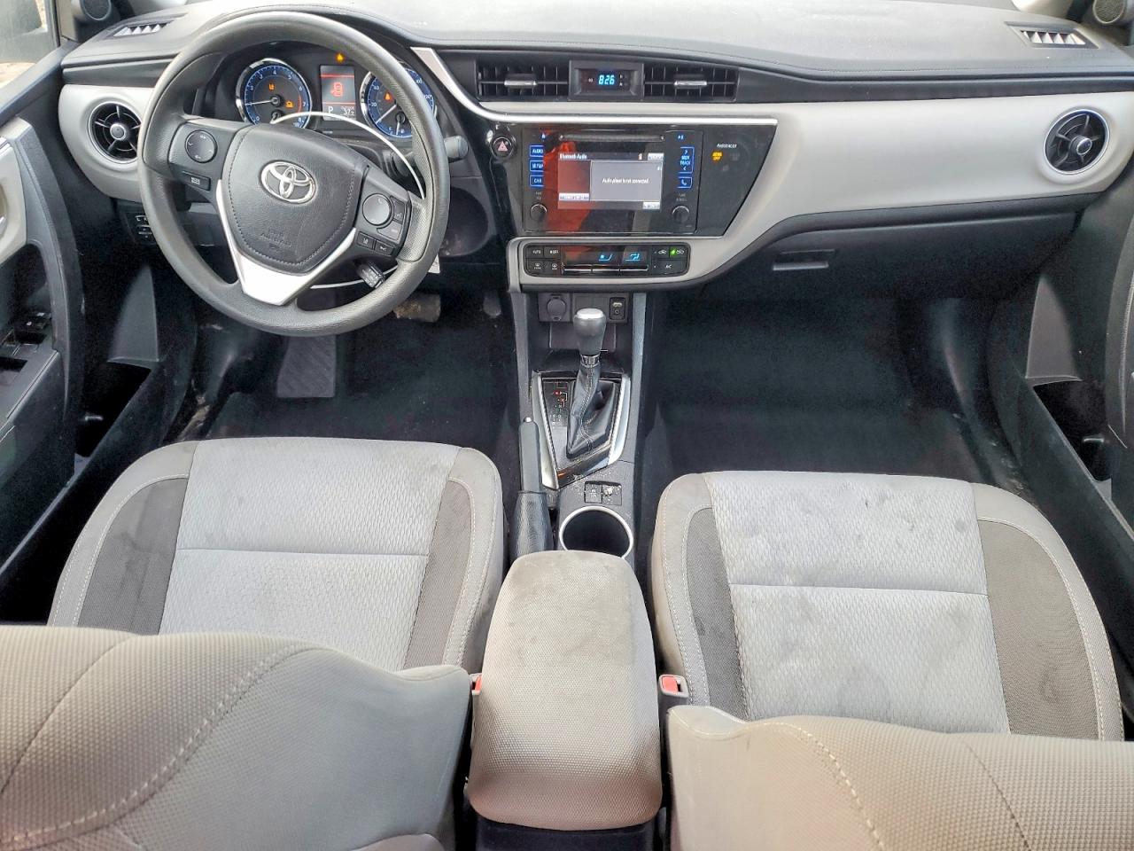 2017 TOYOTA COROLLA LE photo 8