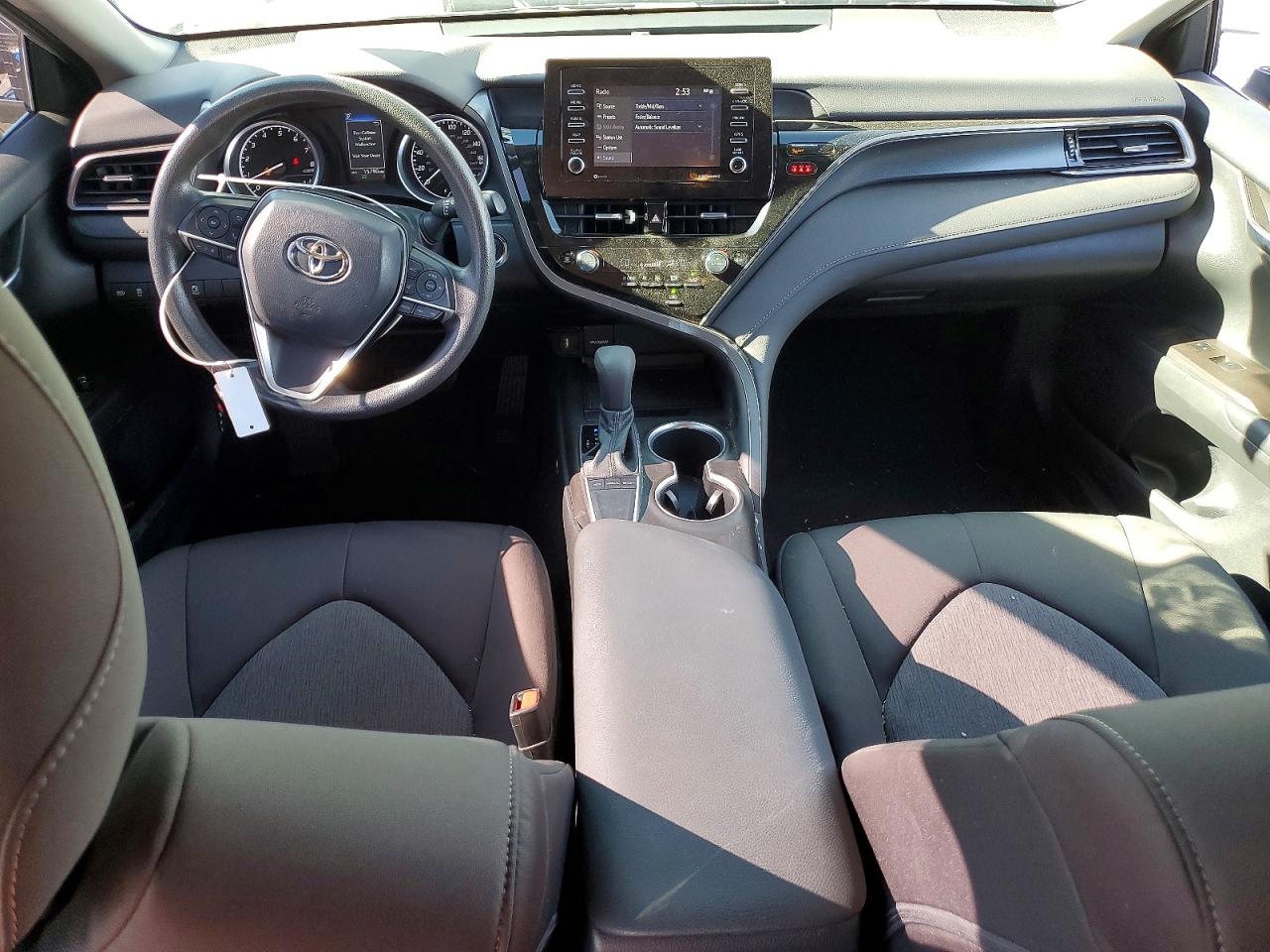 2022 TOYOTA CAMRY LE photo 8