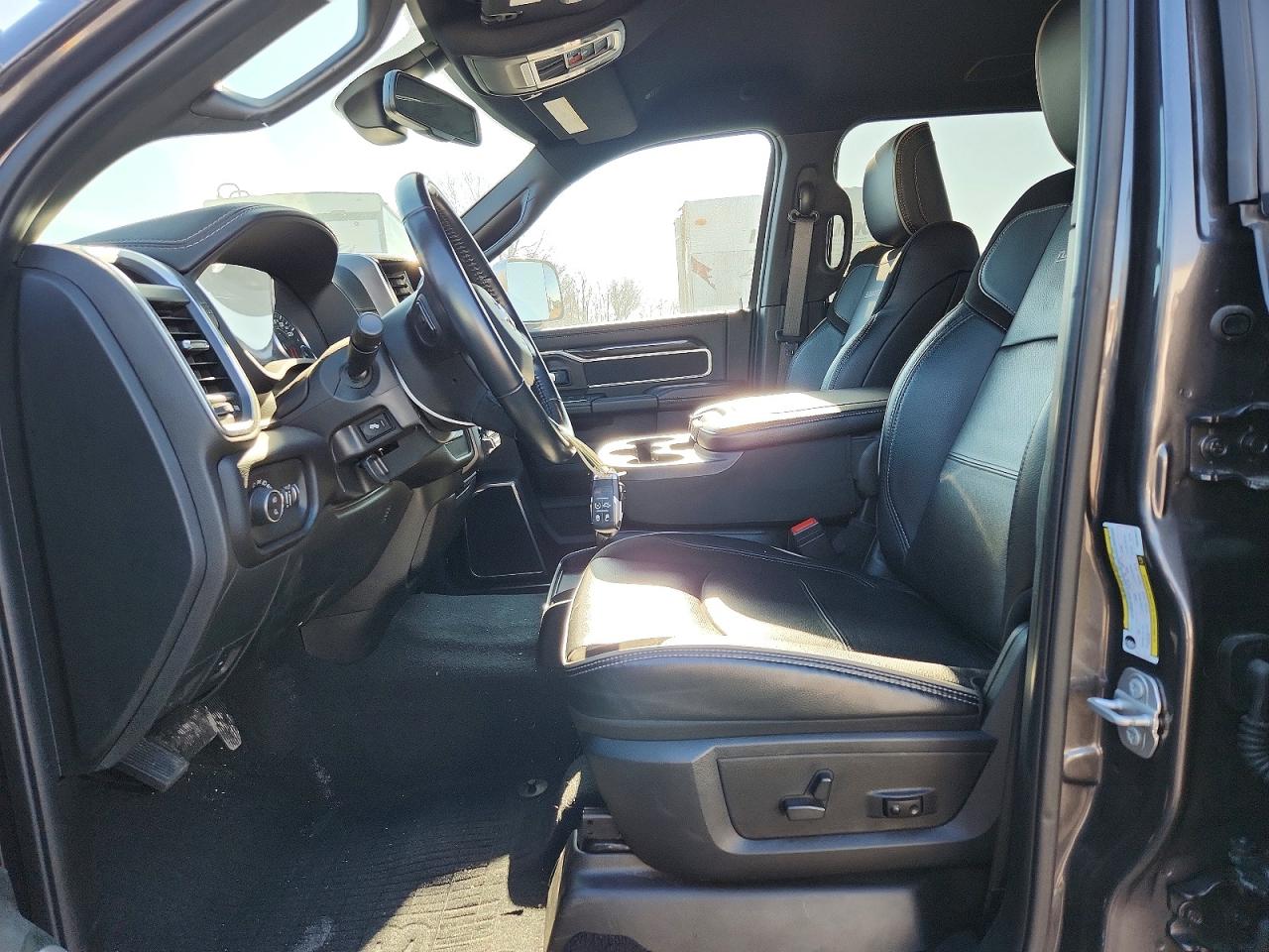 2022 RAM 3500 LARAMIE photo 7
