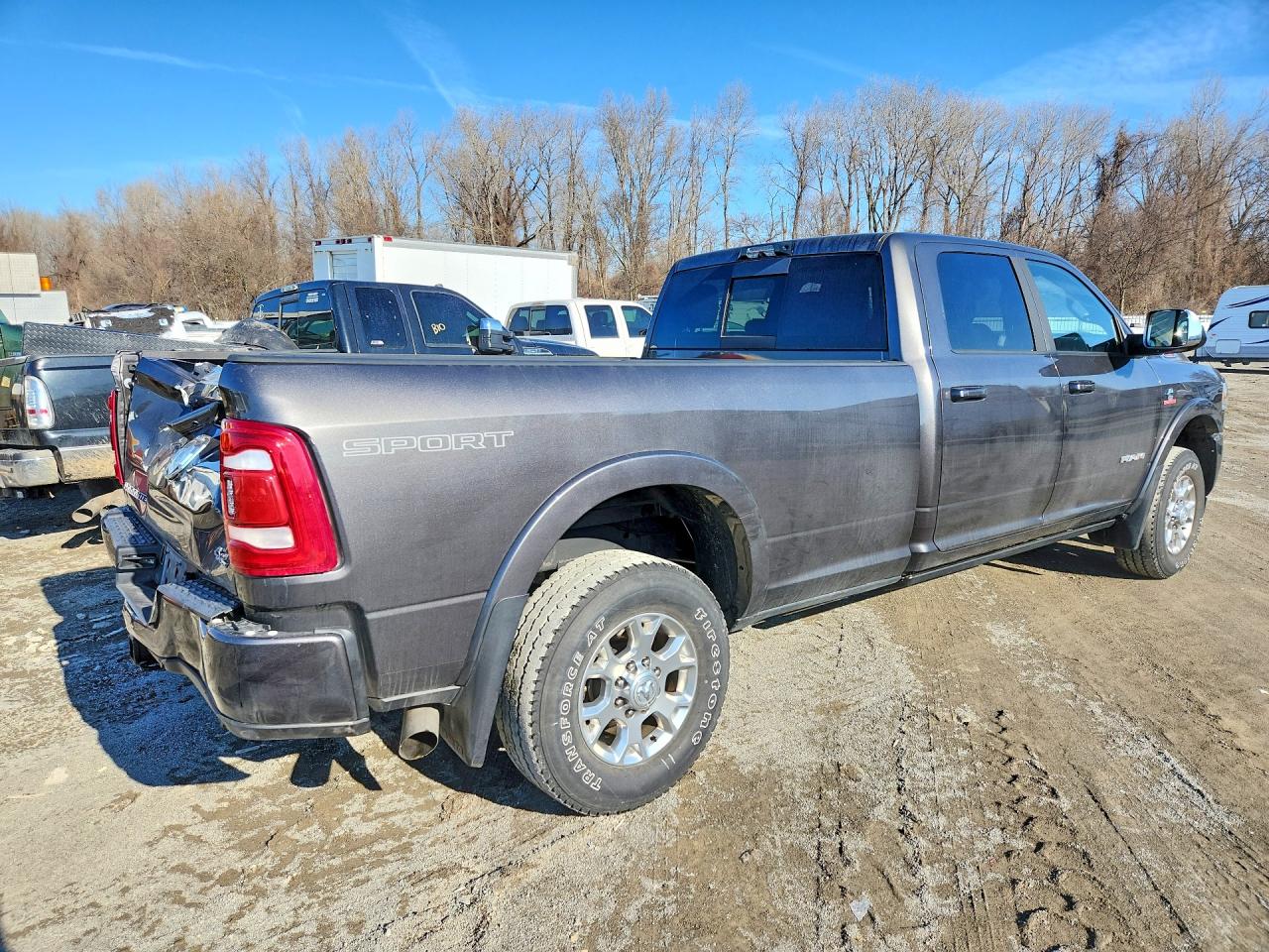 2022 RAM 3500 LARAMIE photo 3