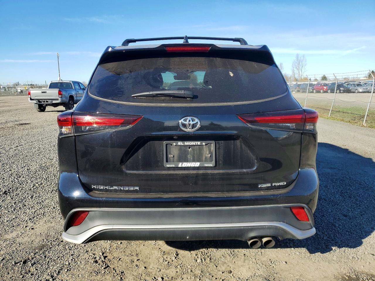 2024 TOYOTA HIGHLANDER XSE photo 16