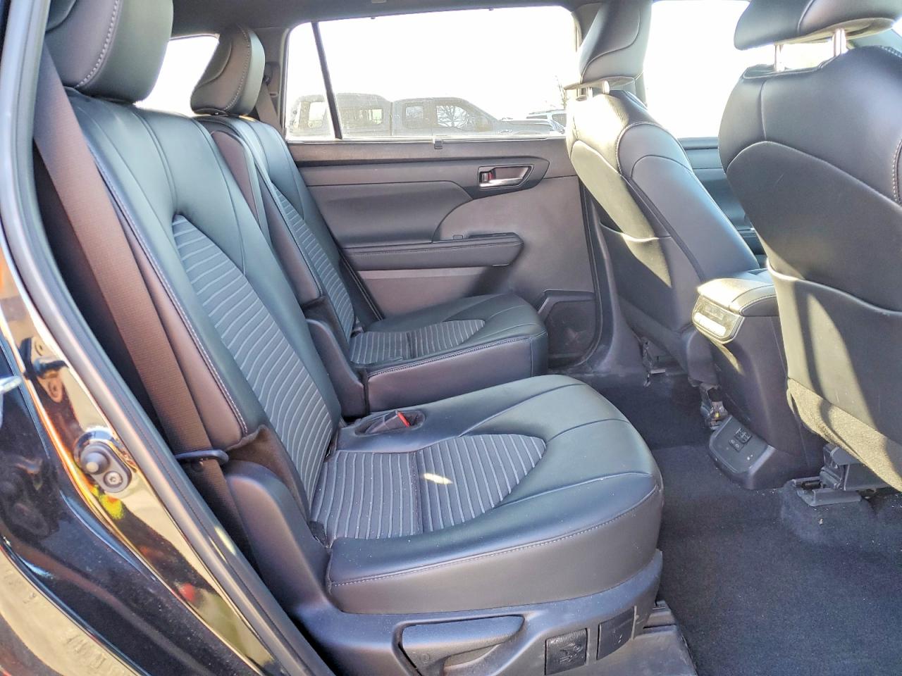 2024 TOYOTA HIGHLANDER XSE photo 31