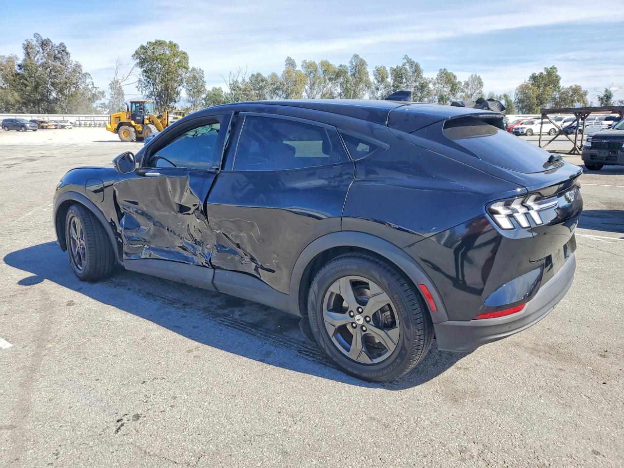2021 FORD MUSTANG MACH-E SELECT photo 3