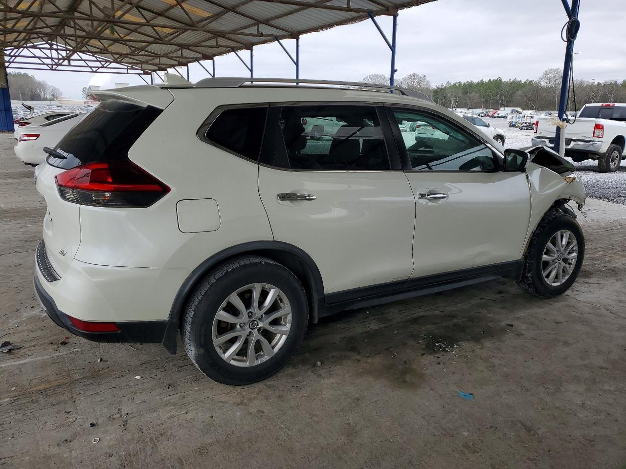 2018 NISSAN ROGUE SV photo 3