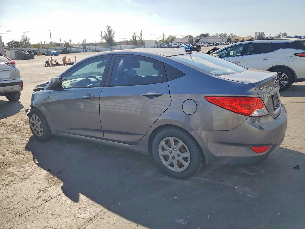 2014 HYUNDAI ACCENT GLS photo 4