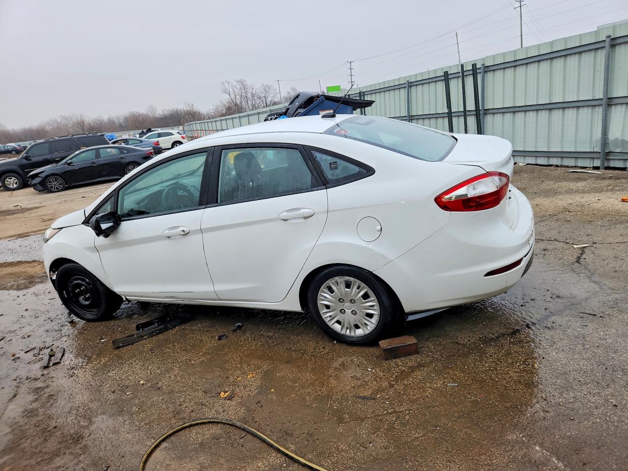 2016 FORD FIESTA S photo 2