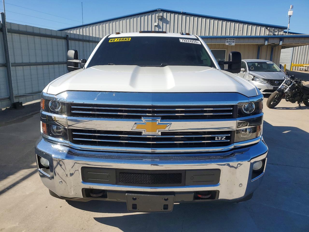 2015 CHEVROLET SILVERADO K3500 LTZ photo 9