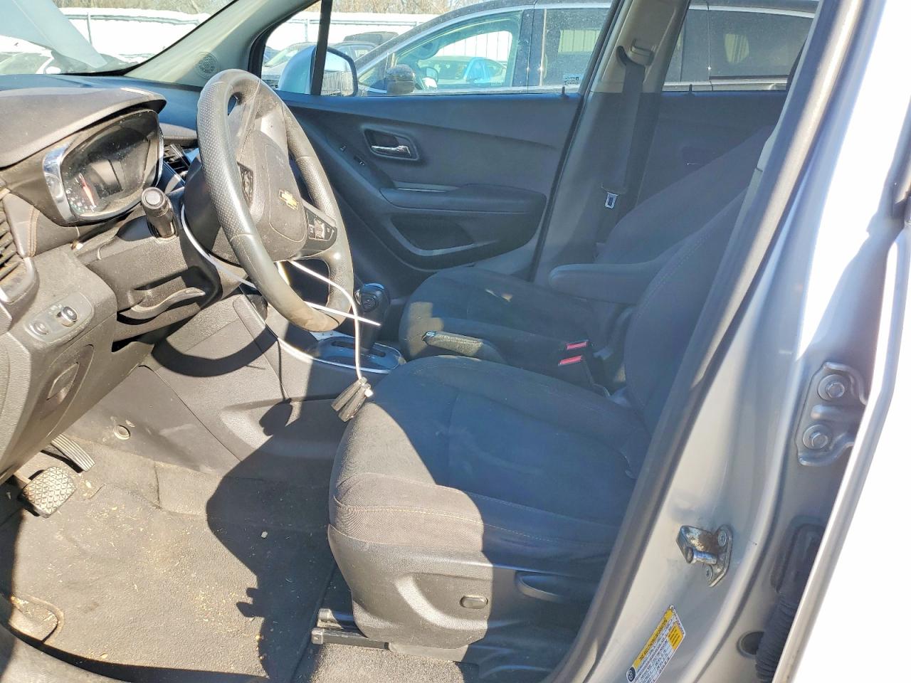 2019 CHEVROLET TRAX LS photo 7