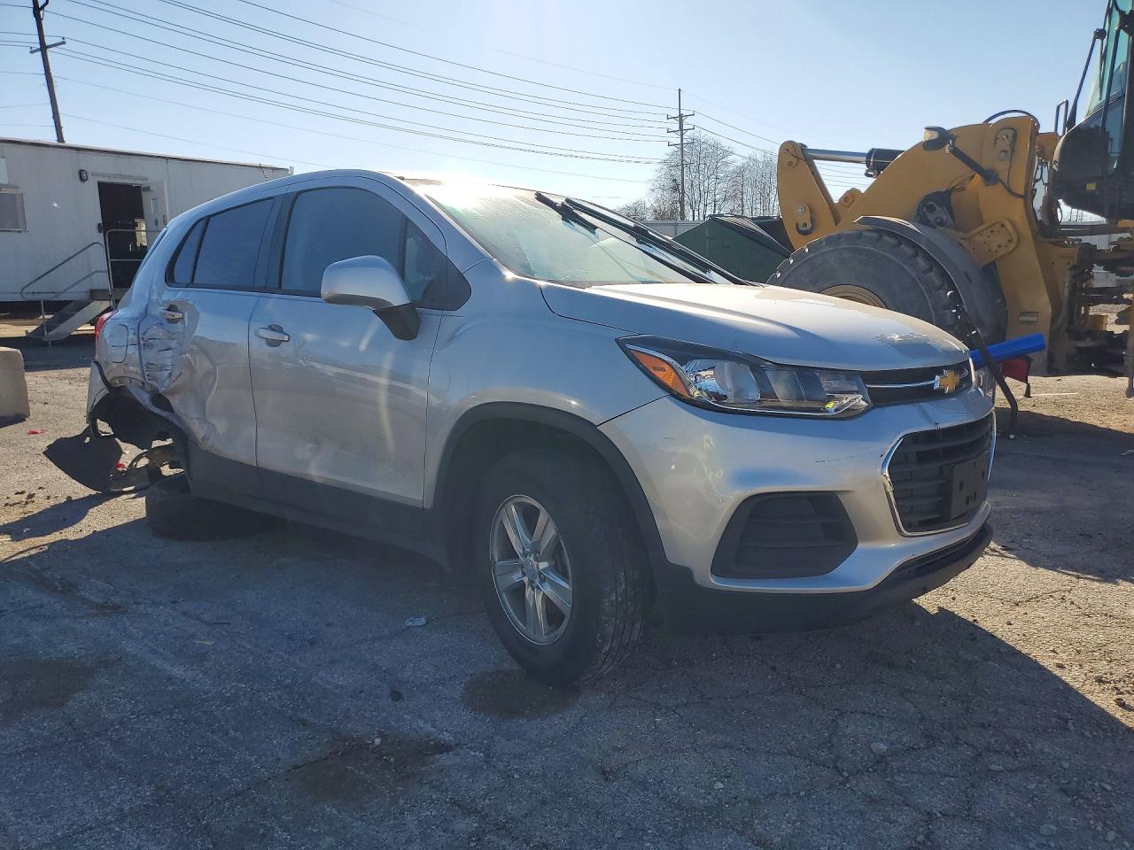2019 CHEVROLET TRAX LS photo 4