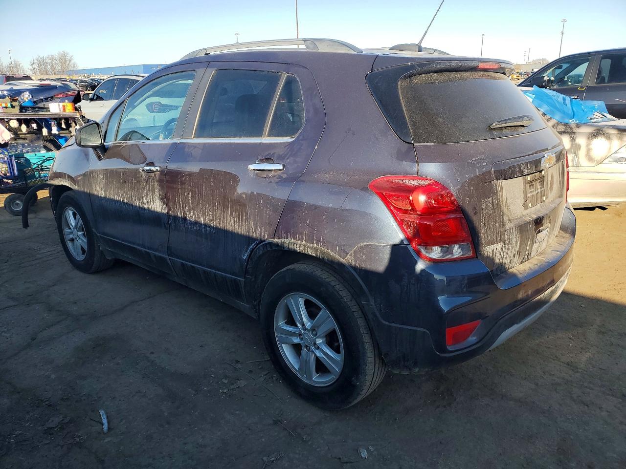 2019 CHEVROLET TRAX 1LT photo 2