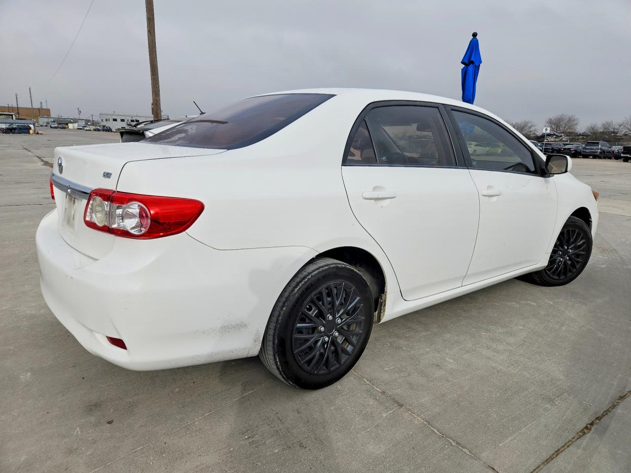 2012 TOYOTA COROLLA LE photo 3