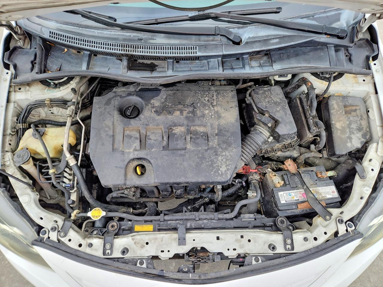 2012 TOYOTA COROLLA LE photo 11