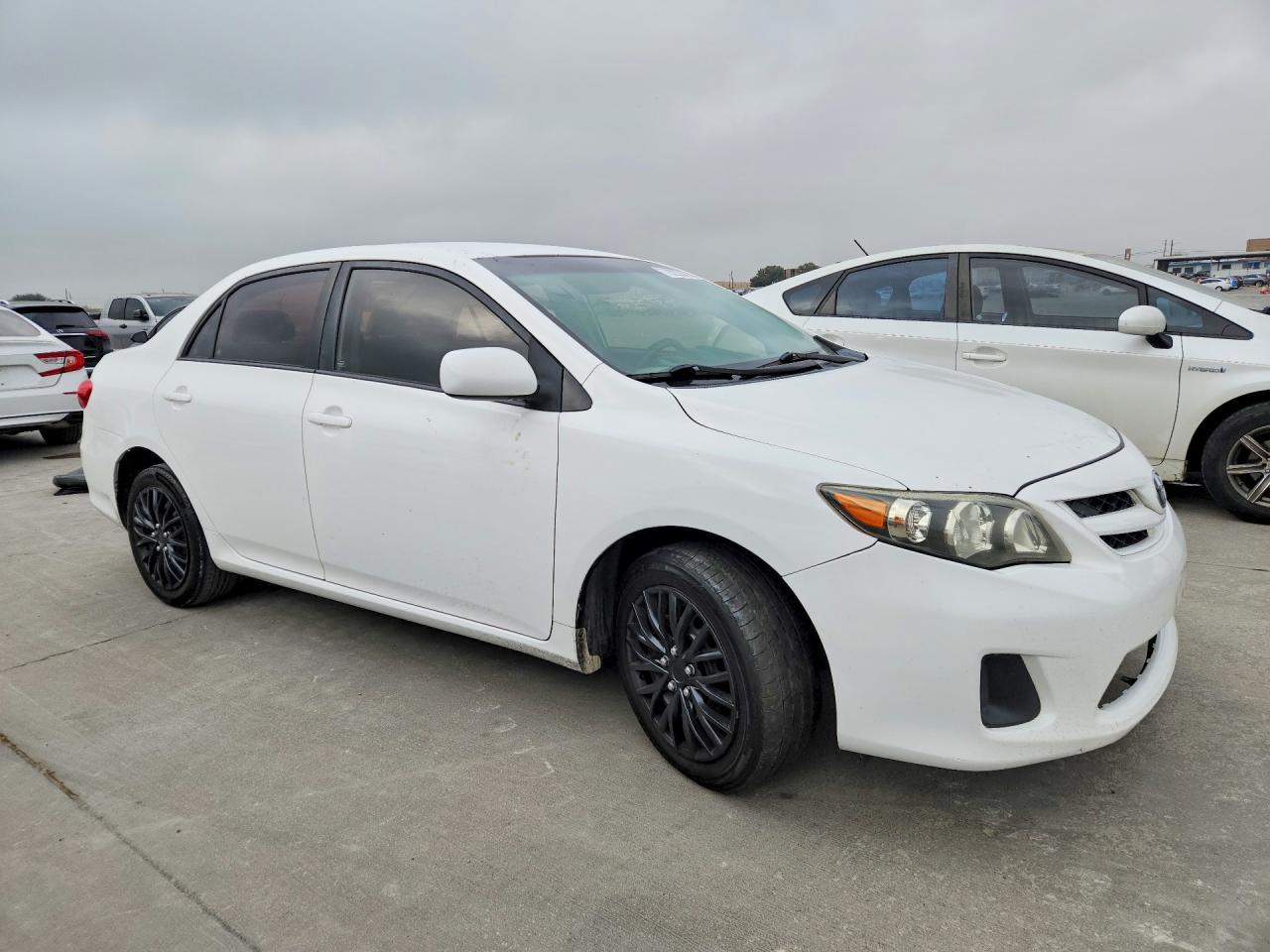2012 TOYOTA COROLLA LE photo 4