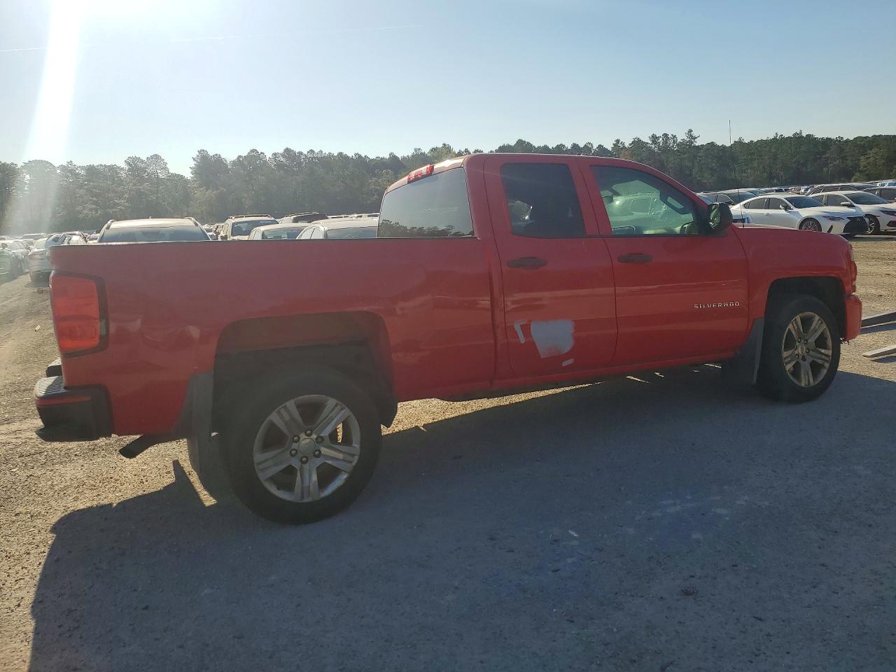 2017 CHEVROLET SILVERADO K1500 CUSTOM photo 3