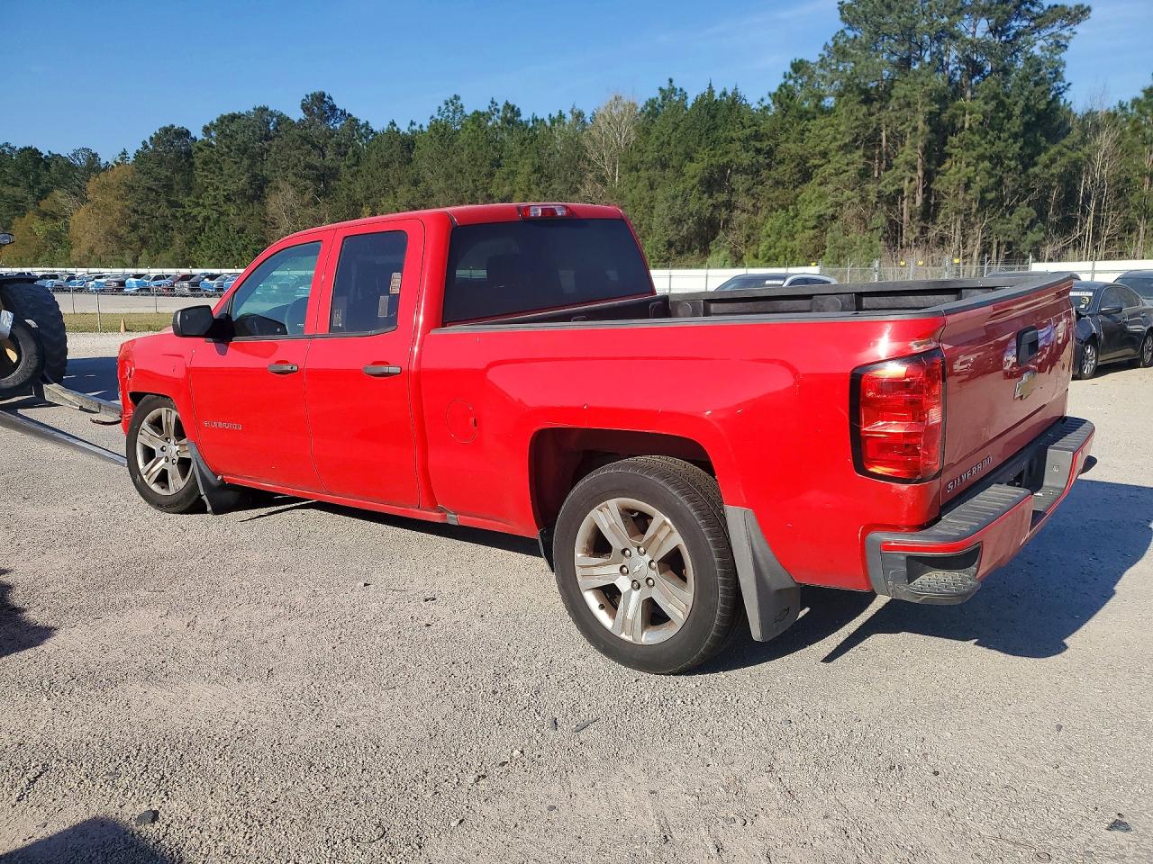 2017 CHEVROLET SILVERADO K1500 CUSTOM photo 2