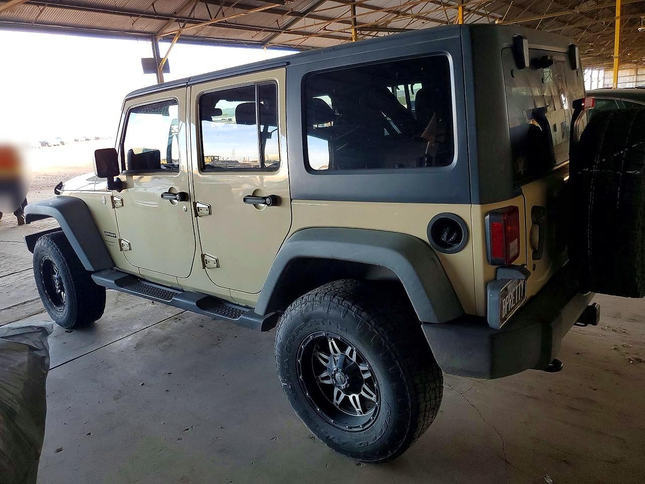 2011 JEEP WRANGLER UNLIMITED SPORT photo 2