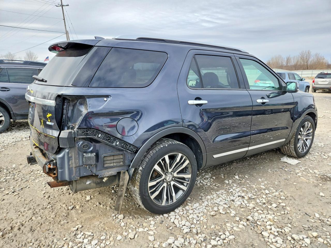 2017 FORD EXPLORER PLATINUM photo 3