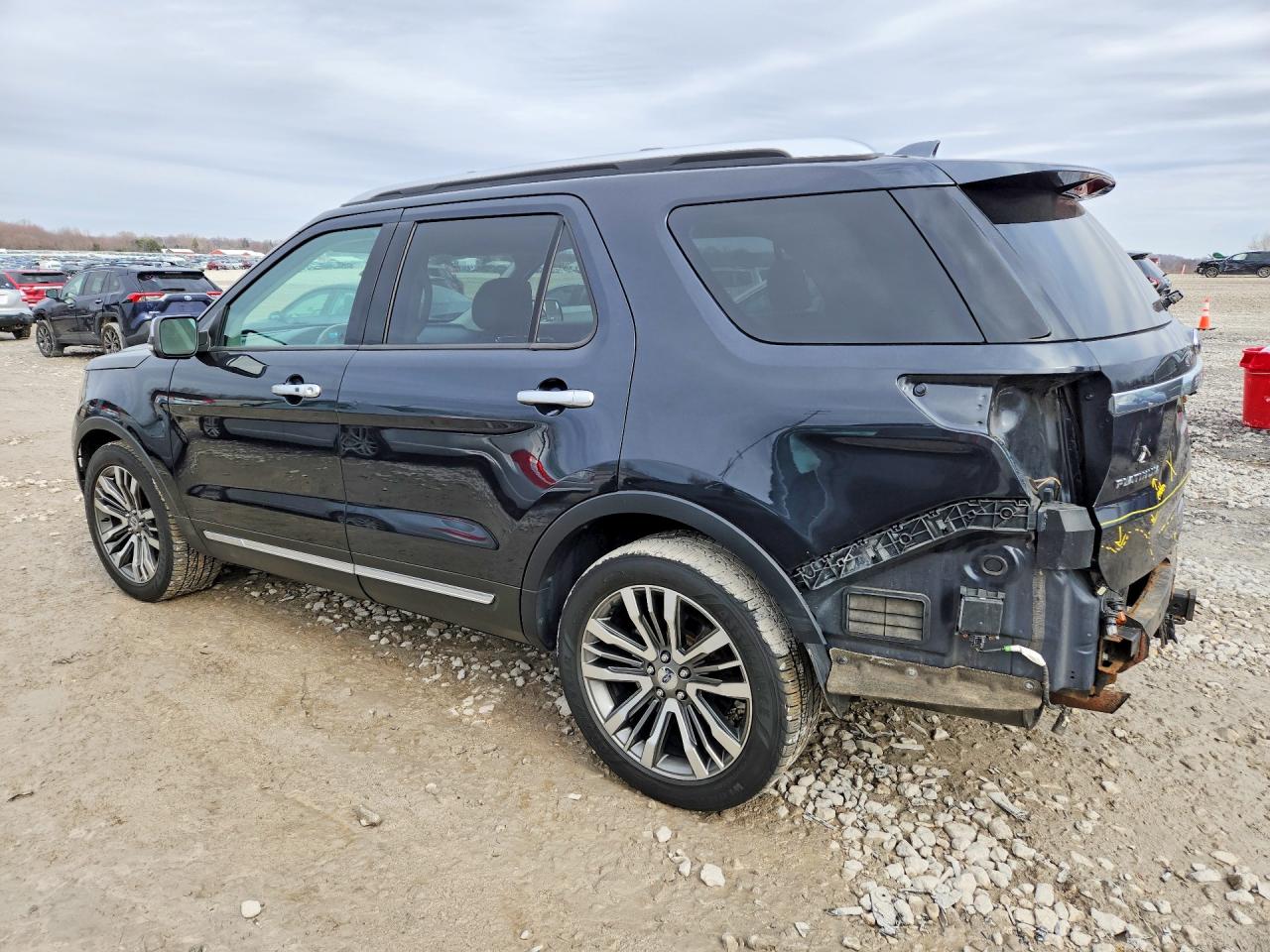 2017 FORD EXPLORER PLATINUM photo 2