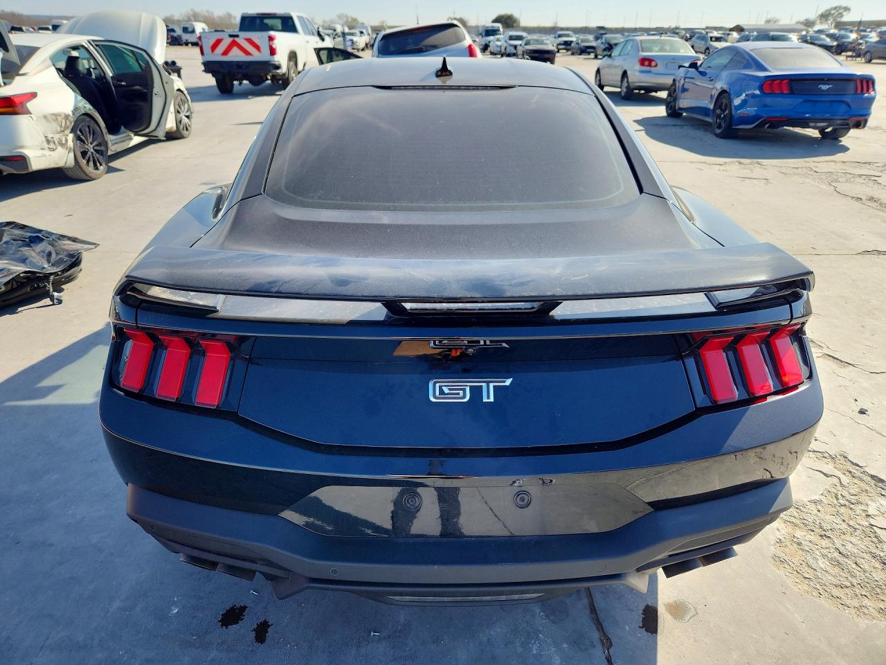 2024 FORD MUSTANG GT photo 11