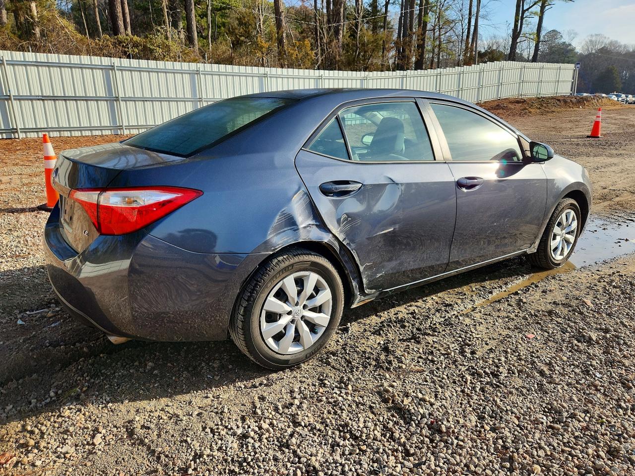 2016 TOYOTA COROLLA LE photo 3