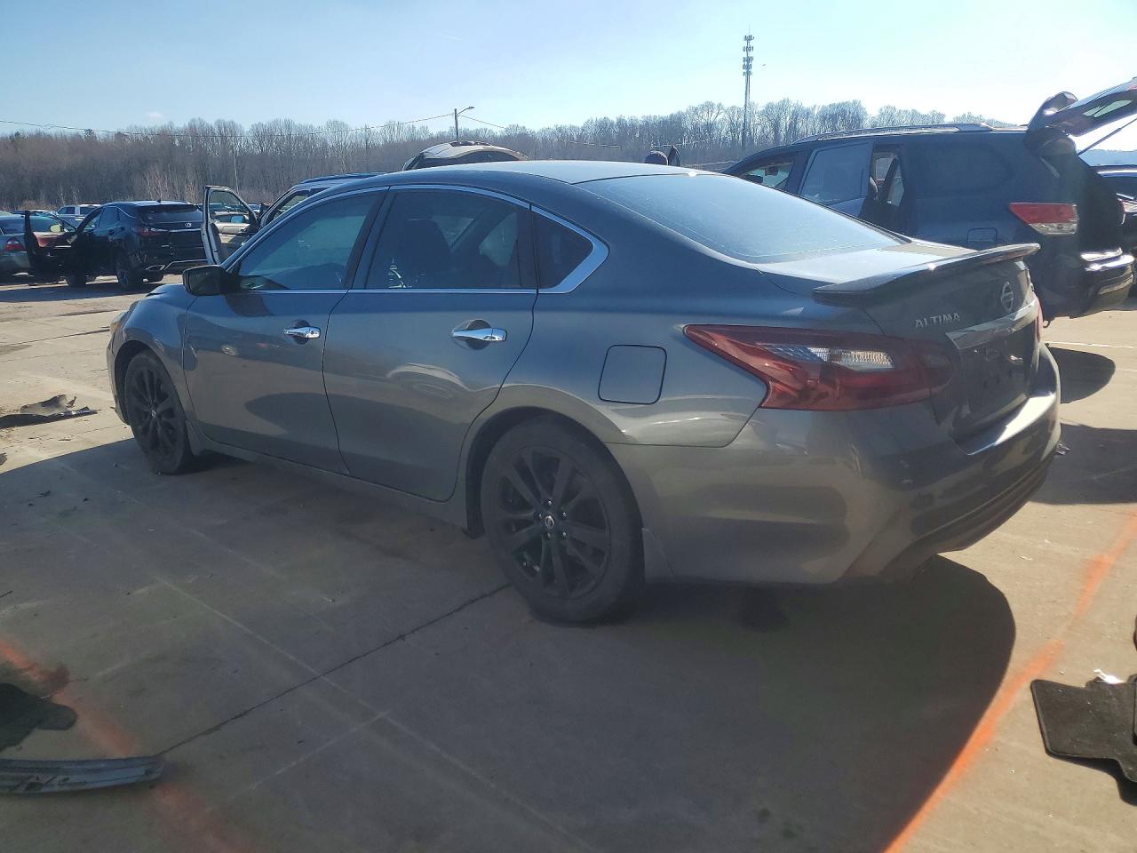 2017 NISSAN ALTIMA 2.5 SR photo 2