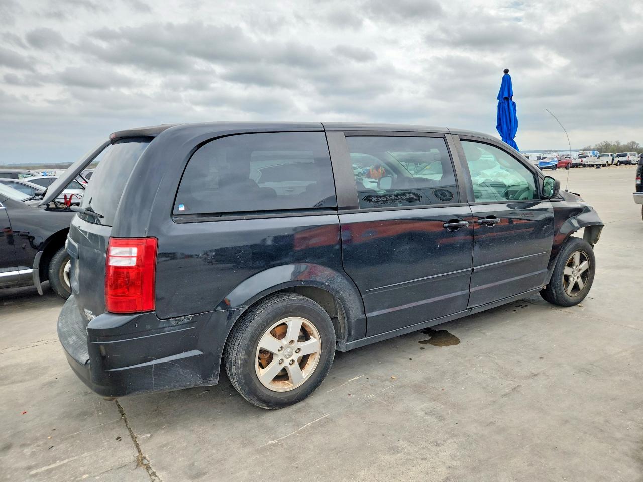 2010 DODGE GRAND CARAVAN SE photo 3