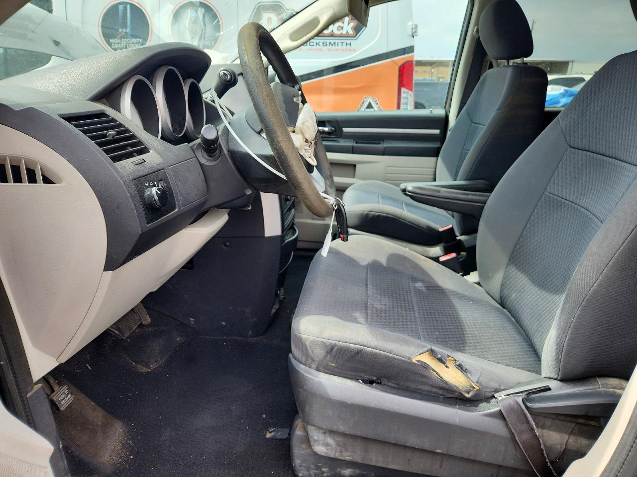 2010 DODGE GRAND CARAVAN SE photo 7