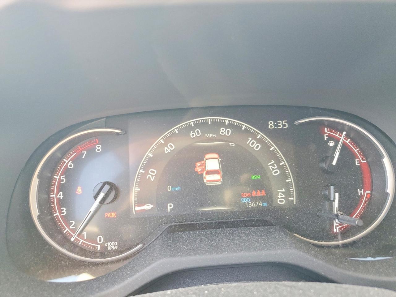 2024 TOYOTA RAV4 XLE photo 9