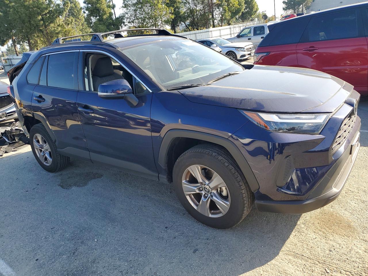 2024 TOYOTA RAV4 XLE photo 4