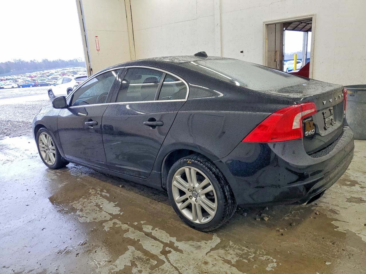 2016 VOLVO S60 photo 3