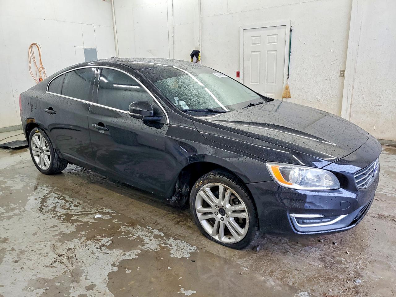 2016 VOLVO S60 photo 7