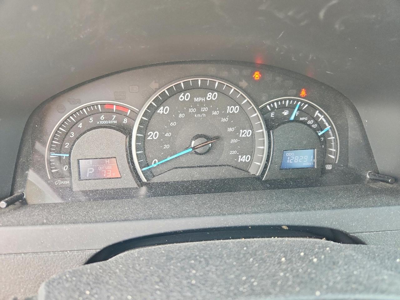 2013 TOYOTA CAMRY LE photo 9