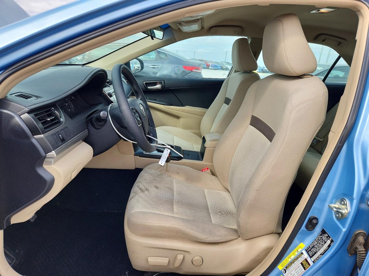 2013 TOYOTA CAMRY LE photo 7