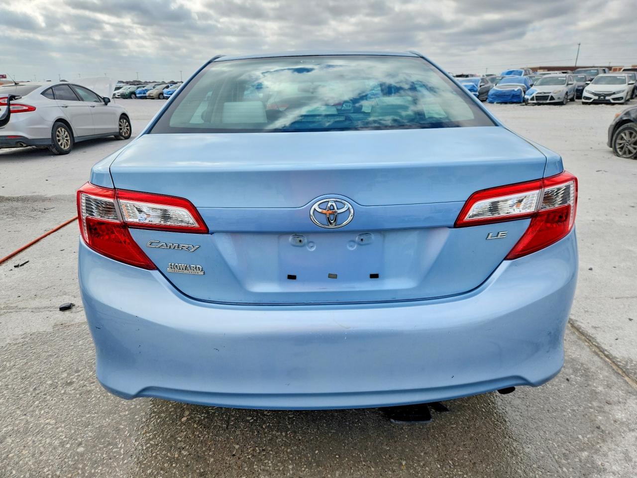 2013 TOYOTA CAMRY LE photo 6