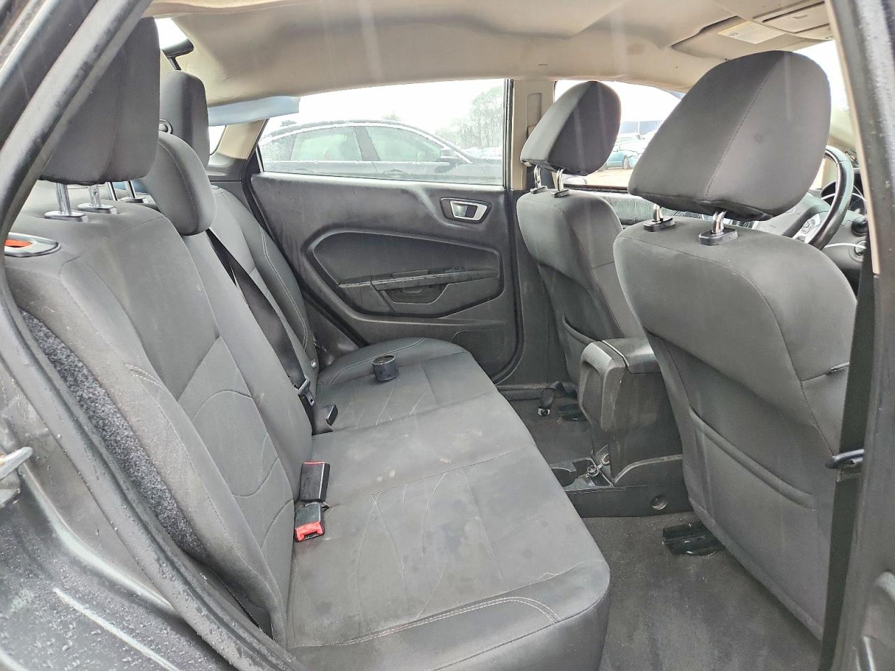 2015 FORD FIESTA SE photo 10