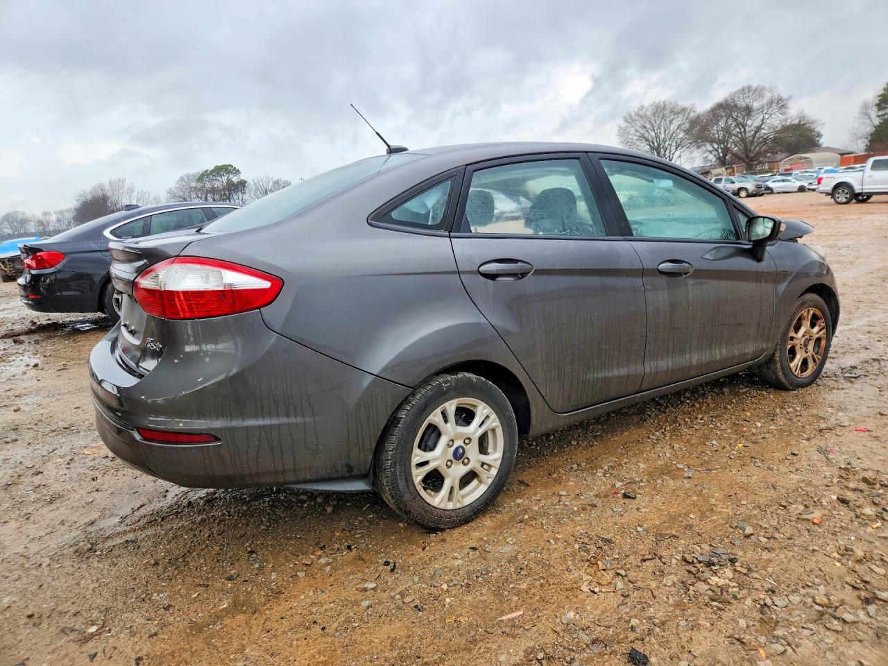 2015 FORD FIESTA SE photo 3