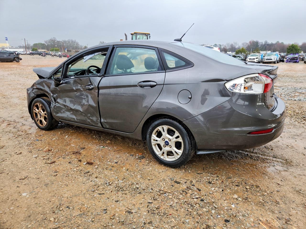2015 FORD FIESTA SE photo 2