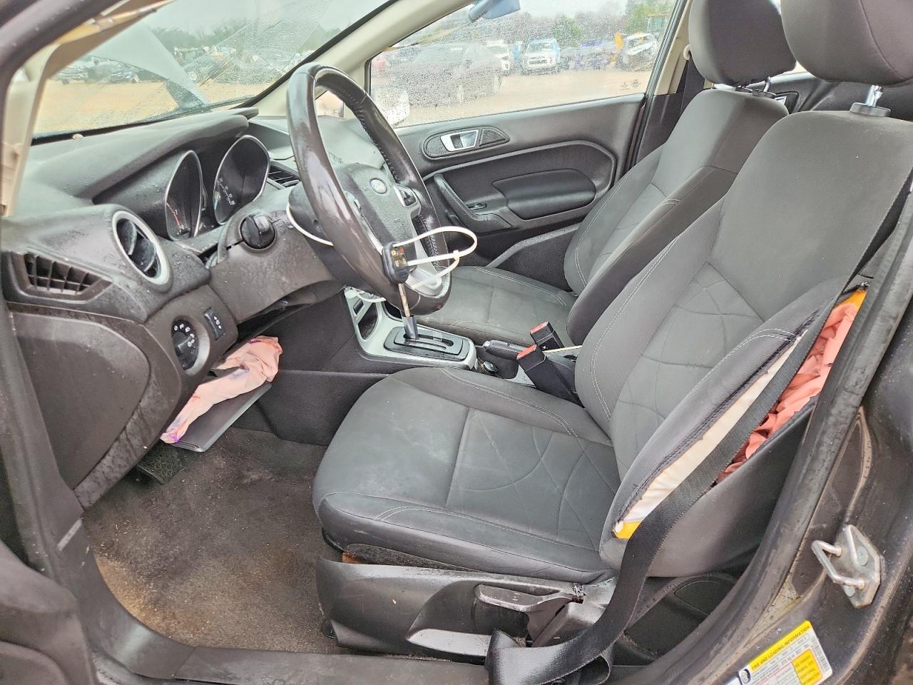 2015 FORD FIESTA SE photo 7