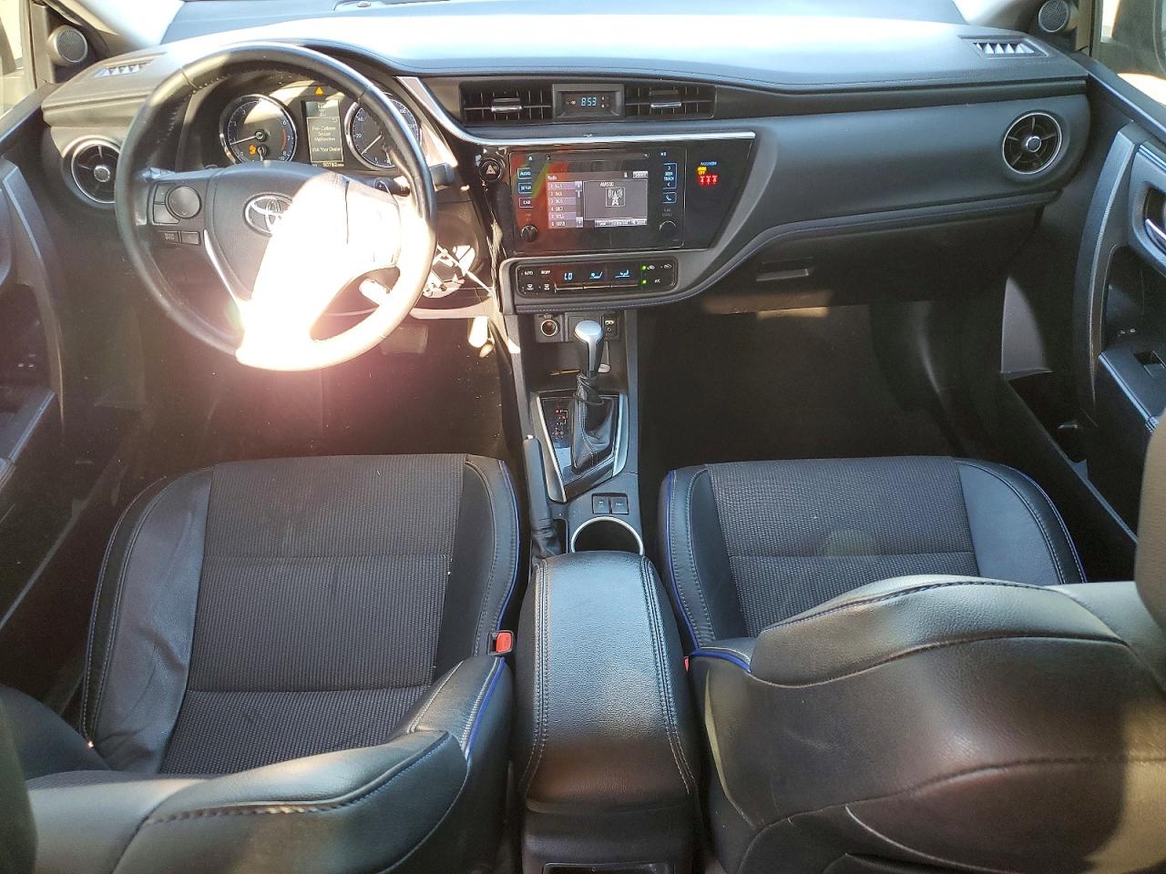 2019 TOYOTA COROLLA SE photo 22