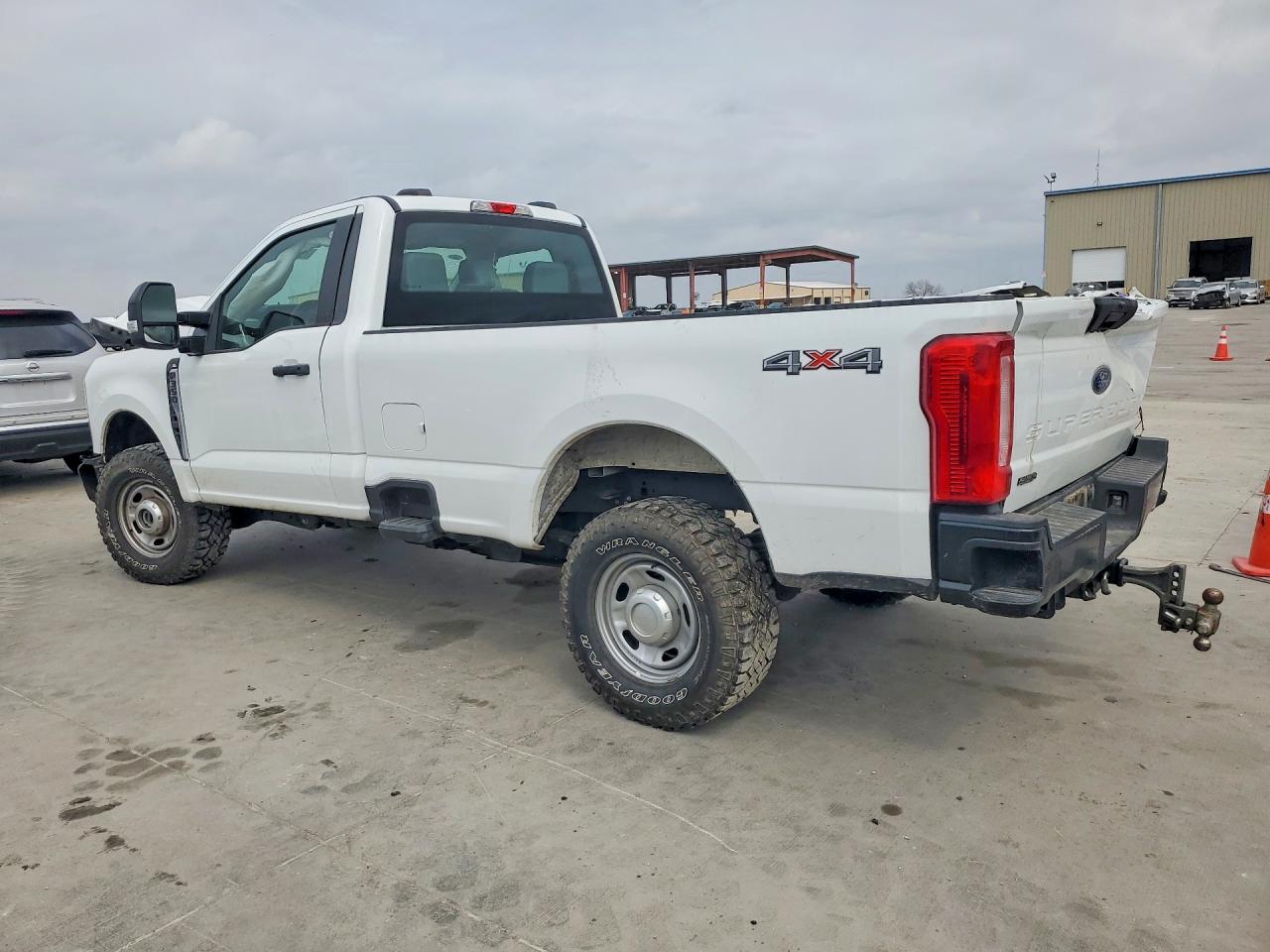 2023 FORD F350 SUPER DUTY photo 2