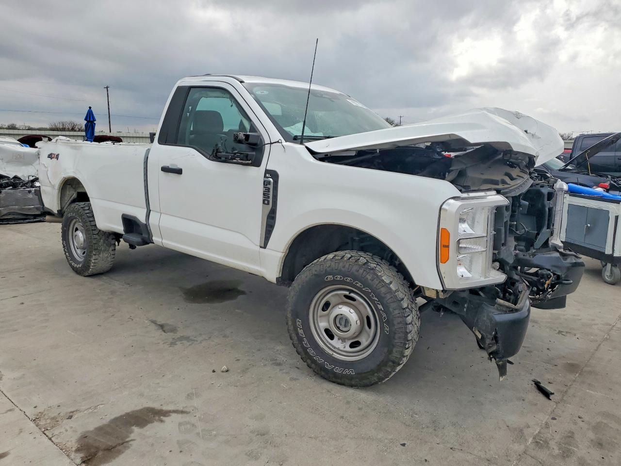 2023 FORD F350 SUPER DUTY photo 4