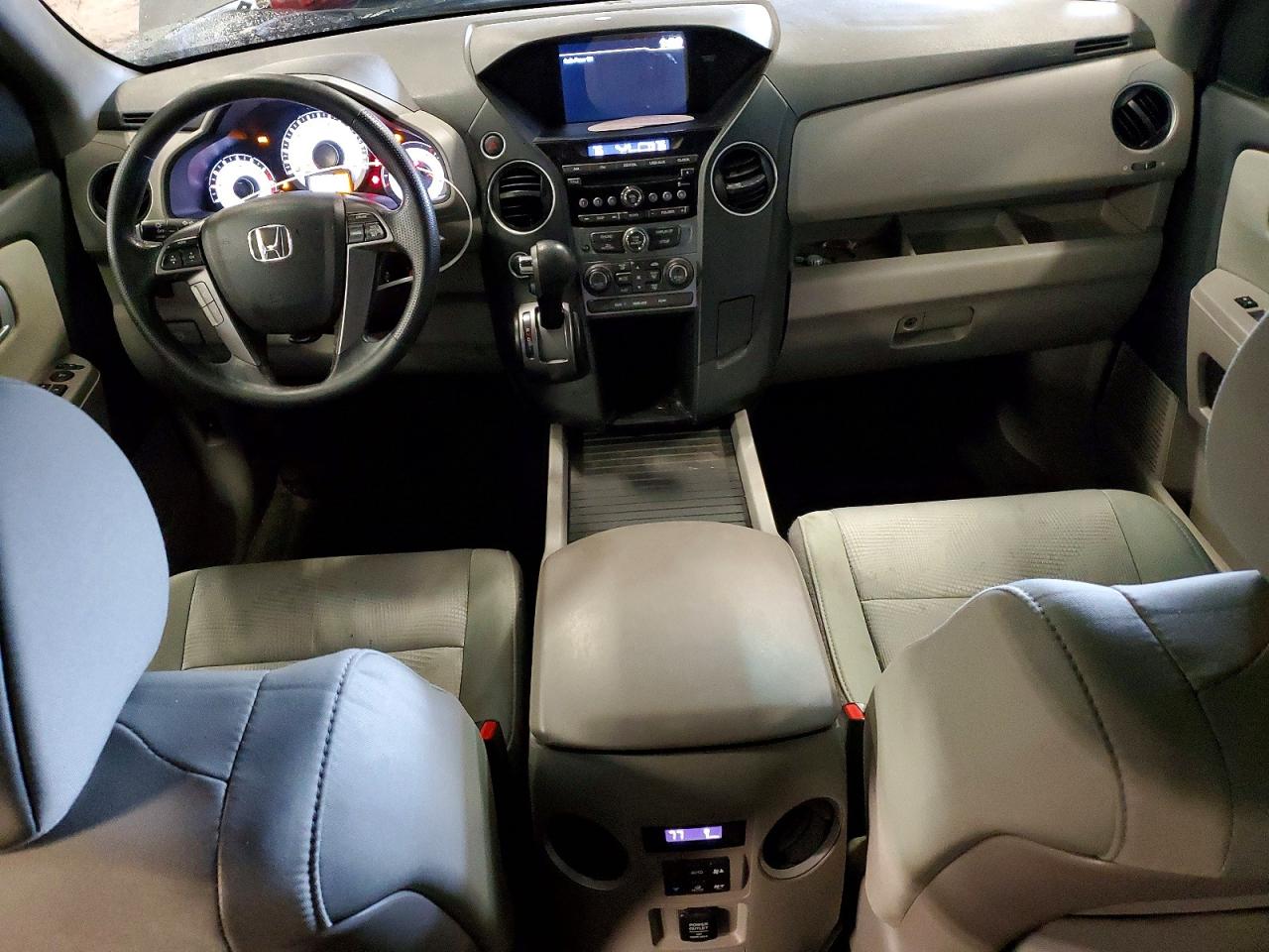 2015 HONDA PILOT LX photo 22