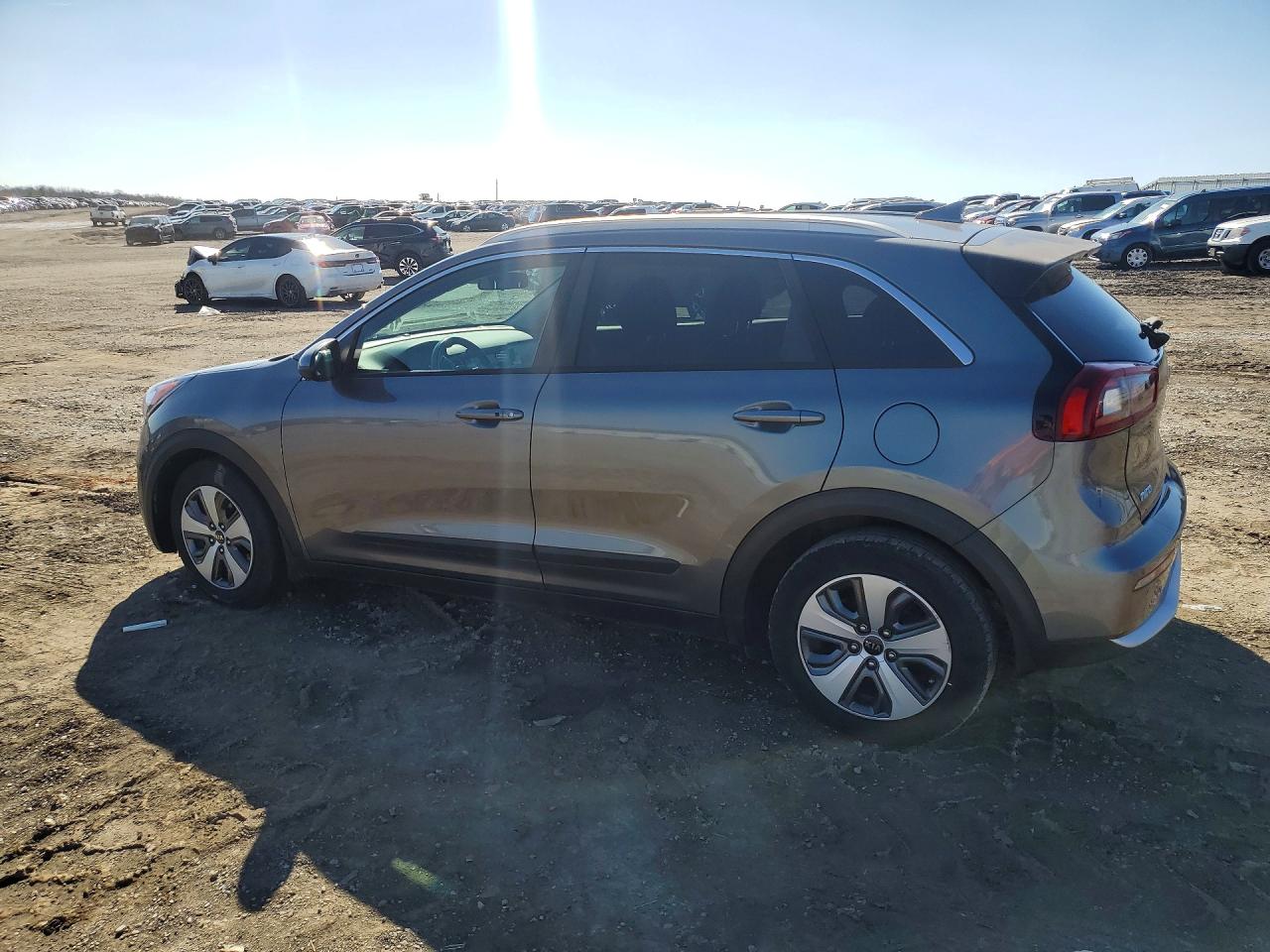 2018 KIA NIRO photo 3
