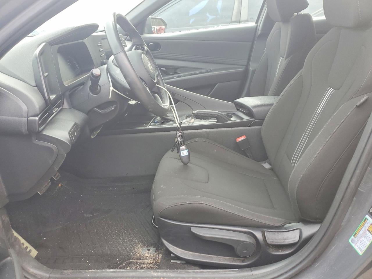 2025 HYUNDAI ELANTRA SEL SPORT photo 7