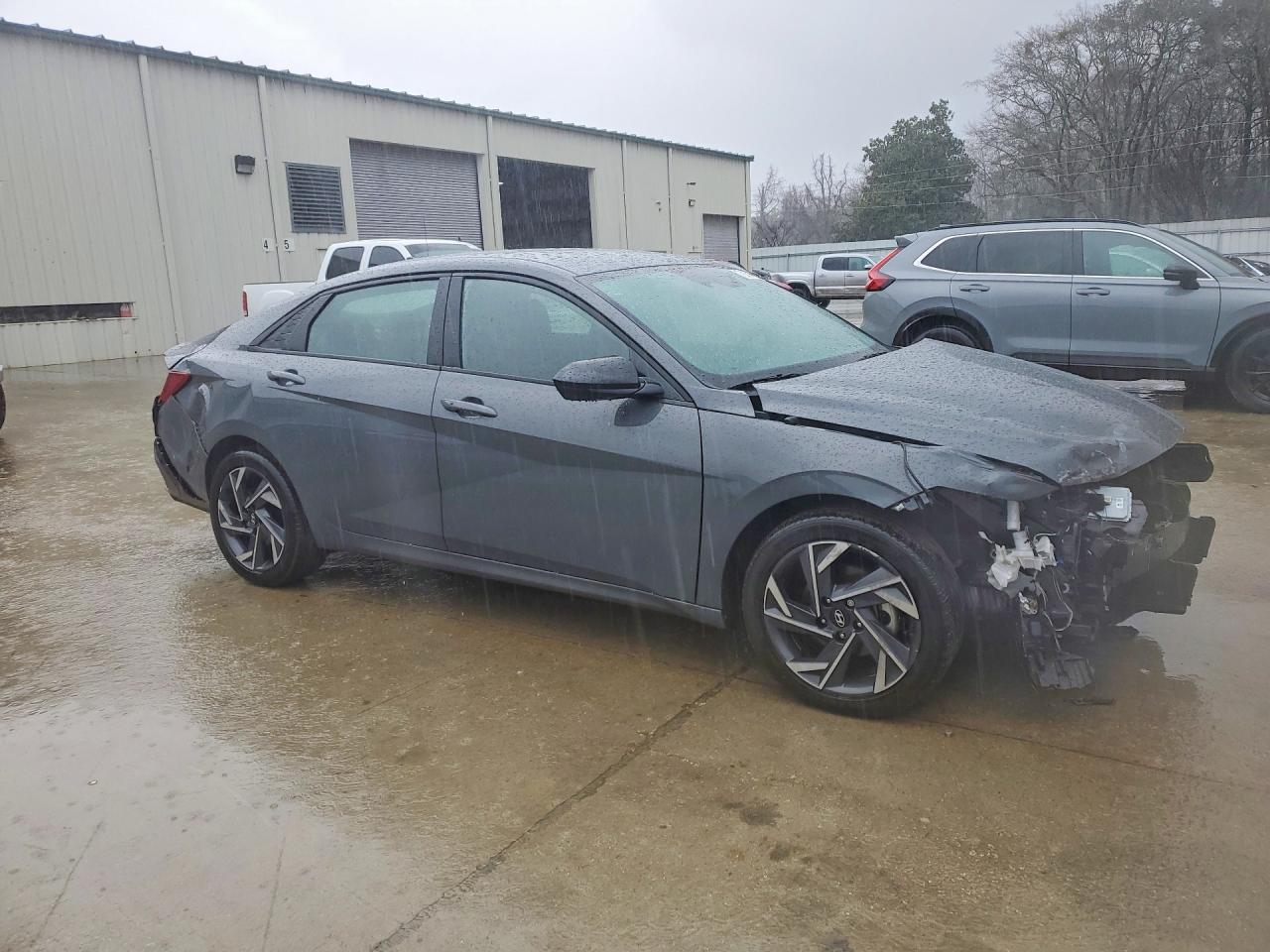 2025 HYUNDAI ELANTRA SEL SPORT photo 4